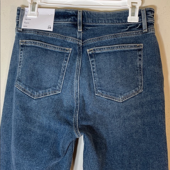 NWT. LOFT The Slim High Rise Raw Hem Jeans. 28/6P. - Picture 9 of 10
